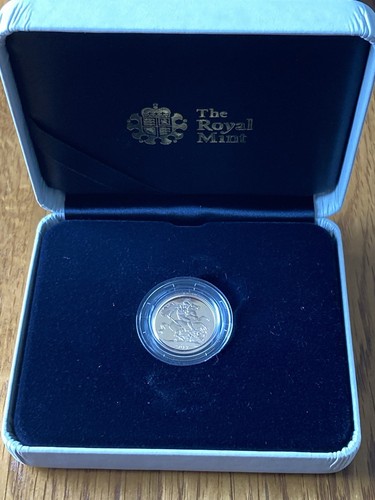 2017 Gold Sovereign Platinum Wedding Anniversary BU Coin - Picture 3 of 12