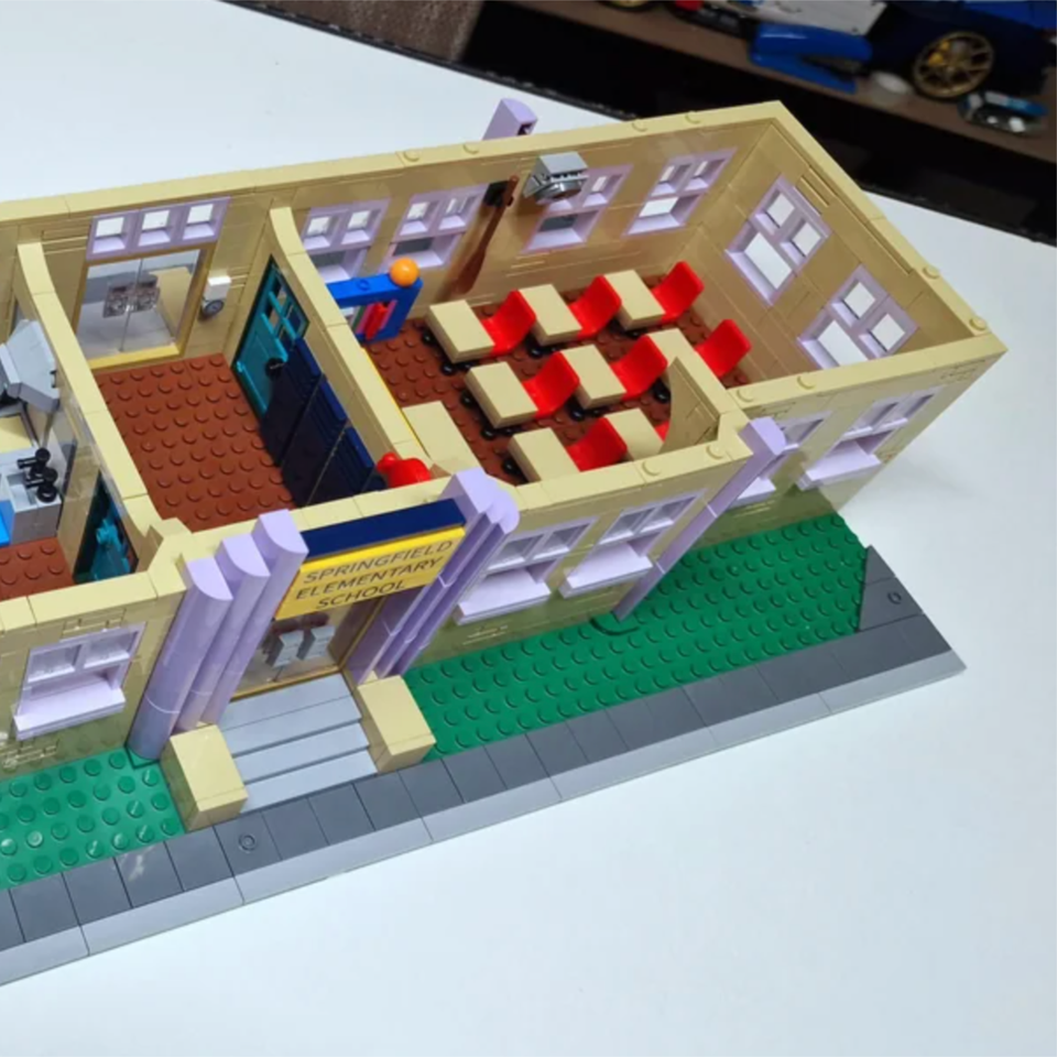 The Simpsons Springfield Elementary School Modular 3500 Piece Building ...