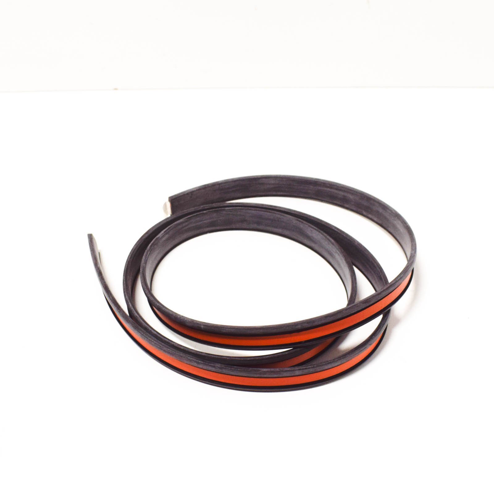 Joint de hayon inférieur d'origine Mercedes-Benz ML W163 A1637481720