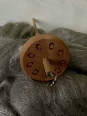 Drop Spindle - handgefertigte verzierte Top Whorl Spindel - Spingarn & Faden