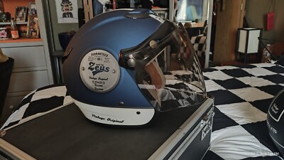 Blue ZEUS  Morcycle helmet w/White Emblem and Clear Visor sizeM