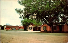 De Castro Court Lusk Wyoming Chrome Postcard c1973 41173-C