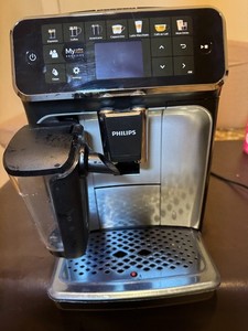 Philips LatteGo Kaffeevollautomat 5400 Series EP5446/70