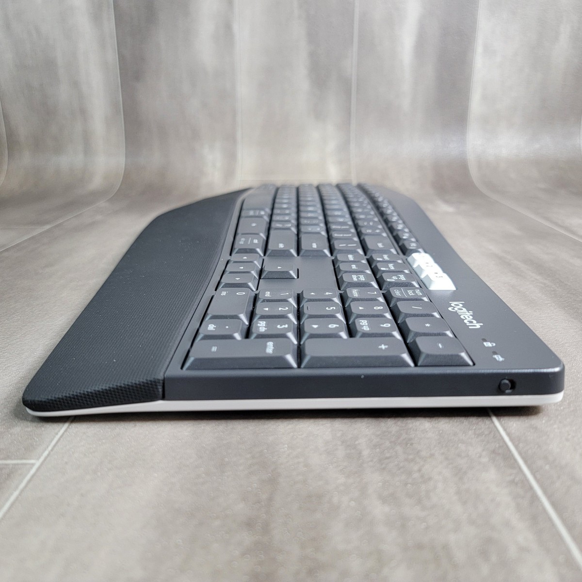 Logitech K850 Wireless Bluetooth PC Keyboard Wireless K850