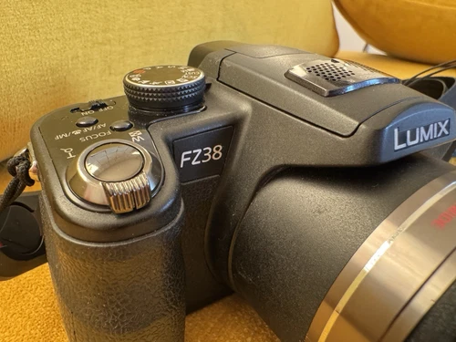 Panasonic LUMIX DMC-FZ38 Digitalkamera - Full-Spectrum !!! - Bild 2 von 6