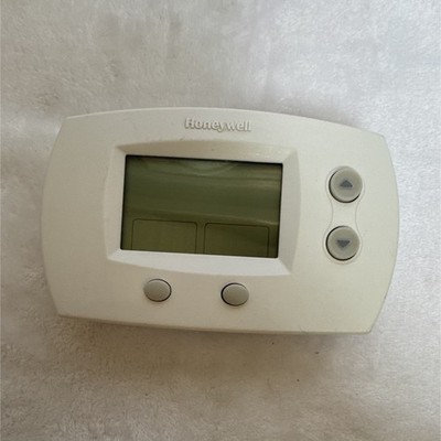 Honeywell TH5220D1003 Non-Programmable Digital Thermostat 2H/2C White