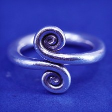 Size 6.5, vintage Sterling silver handmade ring, 925 wide swirly band