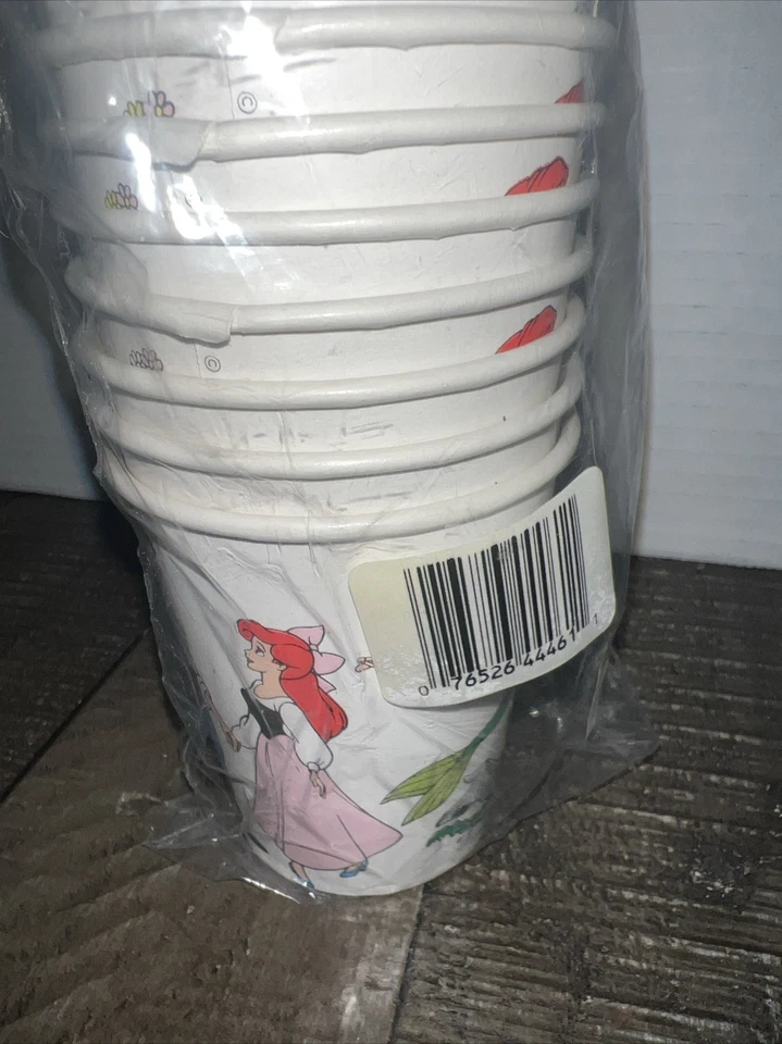 Paquete de 8 tazas de papel vintage de Disney La Pequeña Mermiada fiesta suministros nuevo en paquete Foto 2 de 4