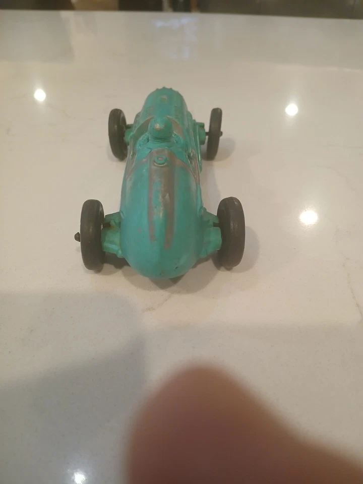 Auburn красный резиновый гоночный автомобиль с водителем #536 бирюзово-зеленый с черными колесами винтажный - Изображение 4 из 4