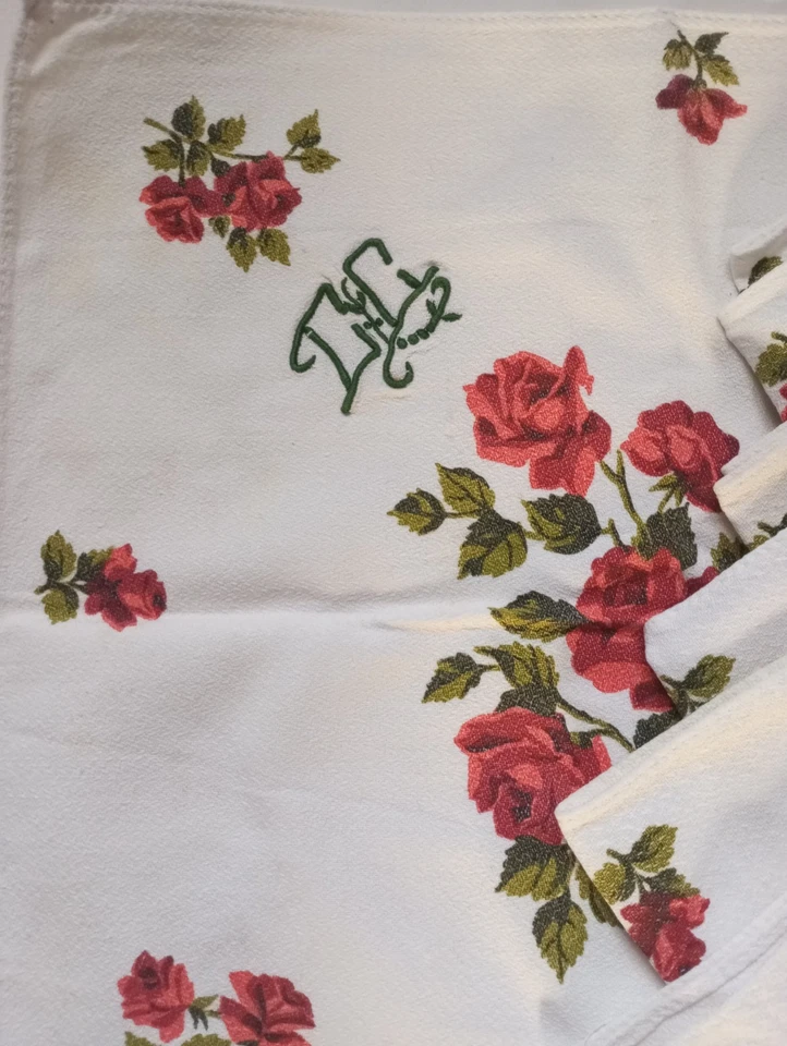 Lot de 6 Serviettes de table assorties anciennes roses et broderie - Photo 2/4