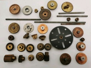 Vintage Meccano brass gears cogs bundle as seen (bevel worm pinion gear wheel)
