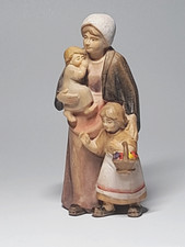 PEMA Krippe Ergänzung Hirtin + 2 Kindern geschnitzt  12 cm Krippe, farbig gefaßt