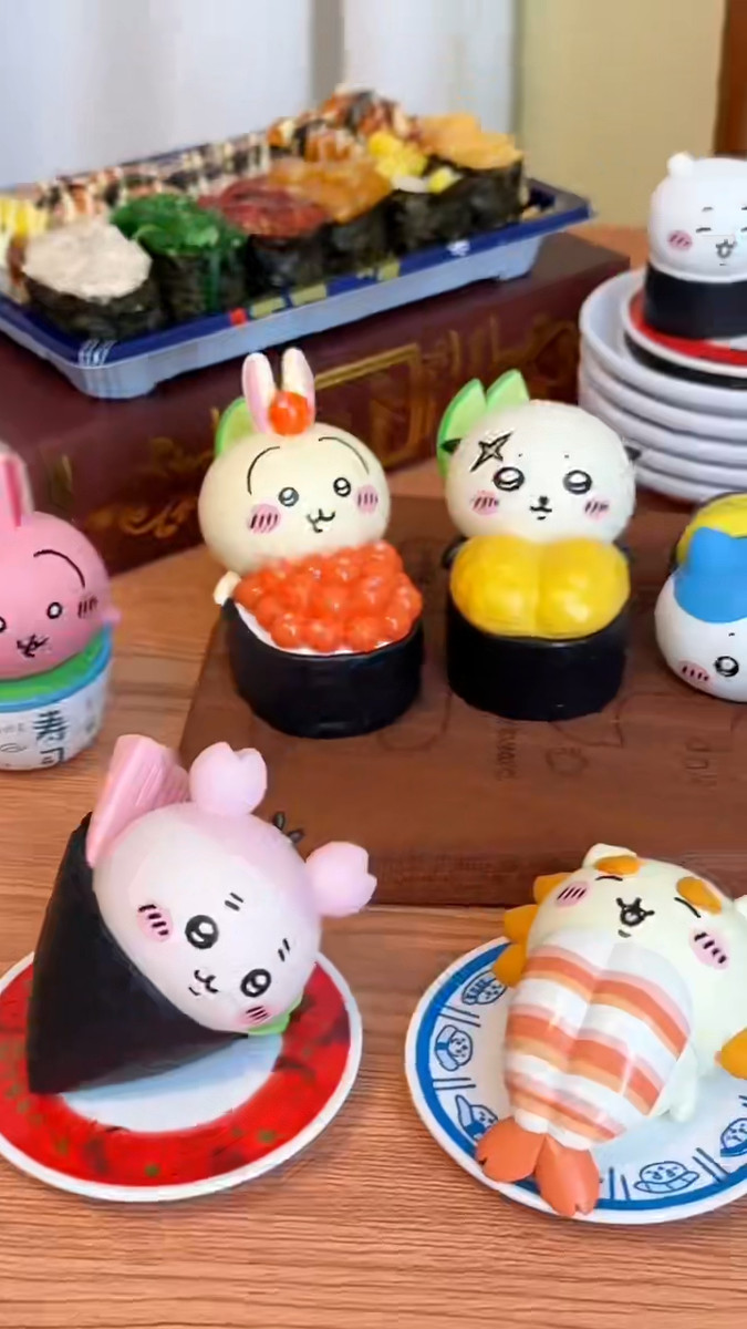 Chiikawa Sushi Series Blindbox Confirmed Color - Comes with the