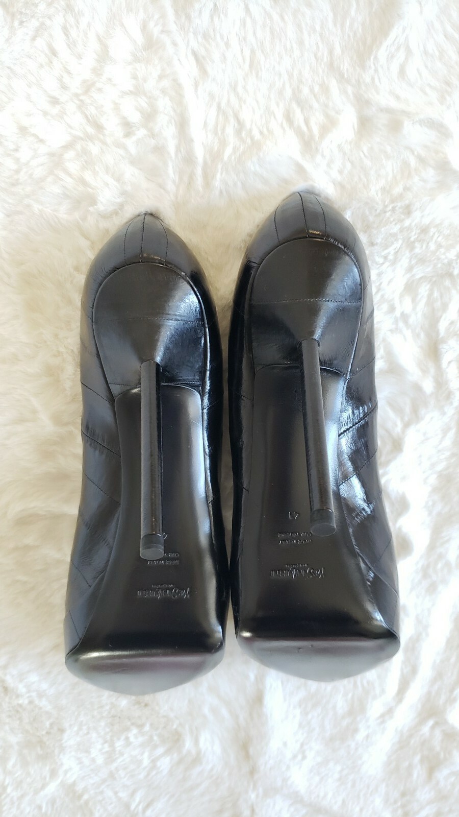 Decolte Yves Saint Laurent in pelle nera taglia 41