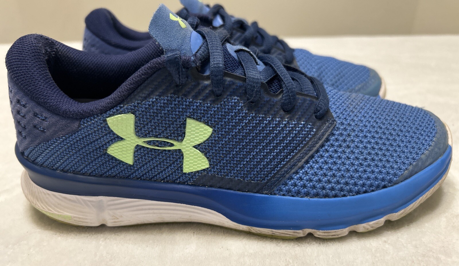 Under Armour Women’s Shoes Size 7.5 Blue Green Running Athletic Lace Up Charged