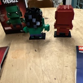Lego Brick Headz 41590 Iron Man w/ Instruction Booklet & Hulk 41592 W/ Box