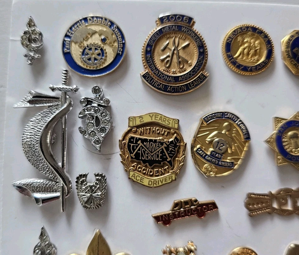 Lote de prendedores de servicio fraternal masón masónico DeMolay Police Union Scout de colección  Foto 3 de 4