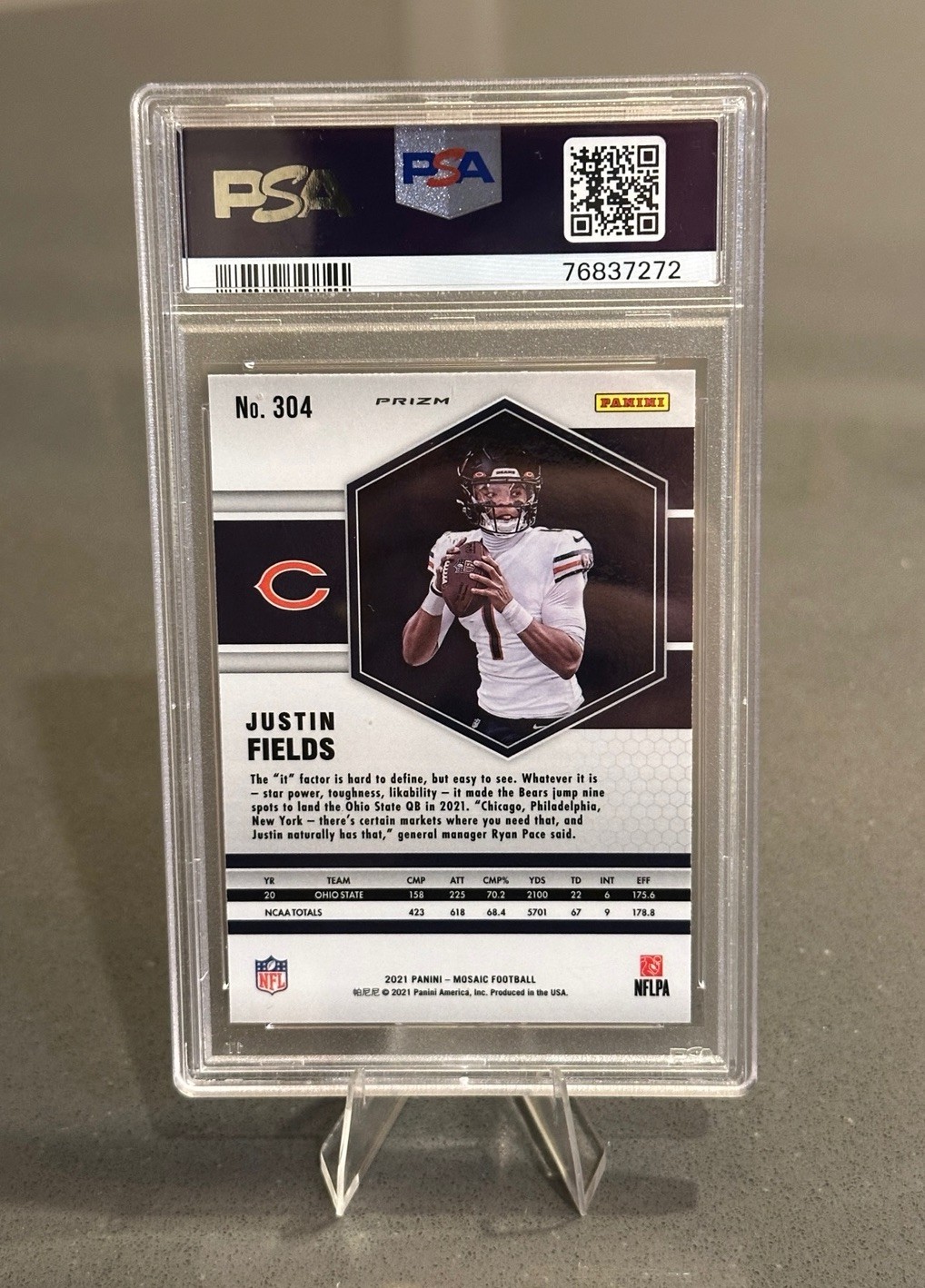 2021 Panini Mosaic - Justin Fields Reactive Orange RC On Card AUTO PSA 10 Bears view 2