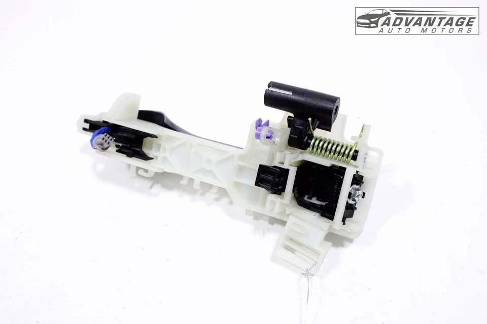 2021-2024 KIA SORENTO FRONT RIGHT EXTERIOR DOOR HANDLE SILVER GREEN METALLIC OEM - Image 3 of 4