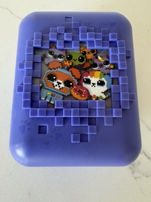 Bitzee Interactive Digital Hologram 3D Pet Takara Tomy Japan!
