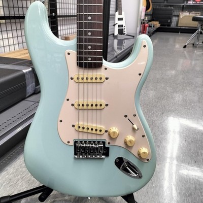 SQUIER BULLET STRAT Used Poplar body Maple neck Laurel fingerboard w/Gig case
