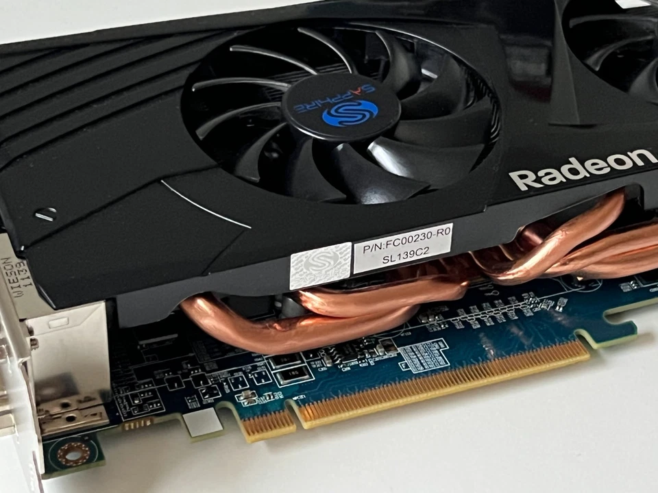 SAPPHIRE AMD RADEON HD 6950 - 1GB - OTTIME CONDIZIONI - DA COLLEZIONE - IMBALLATO - Immagine 4 di 4