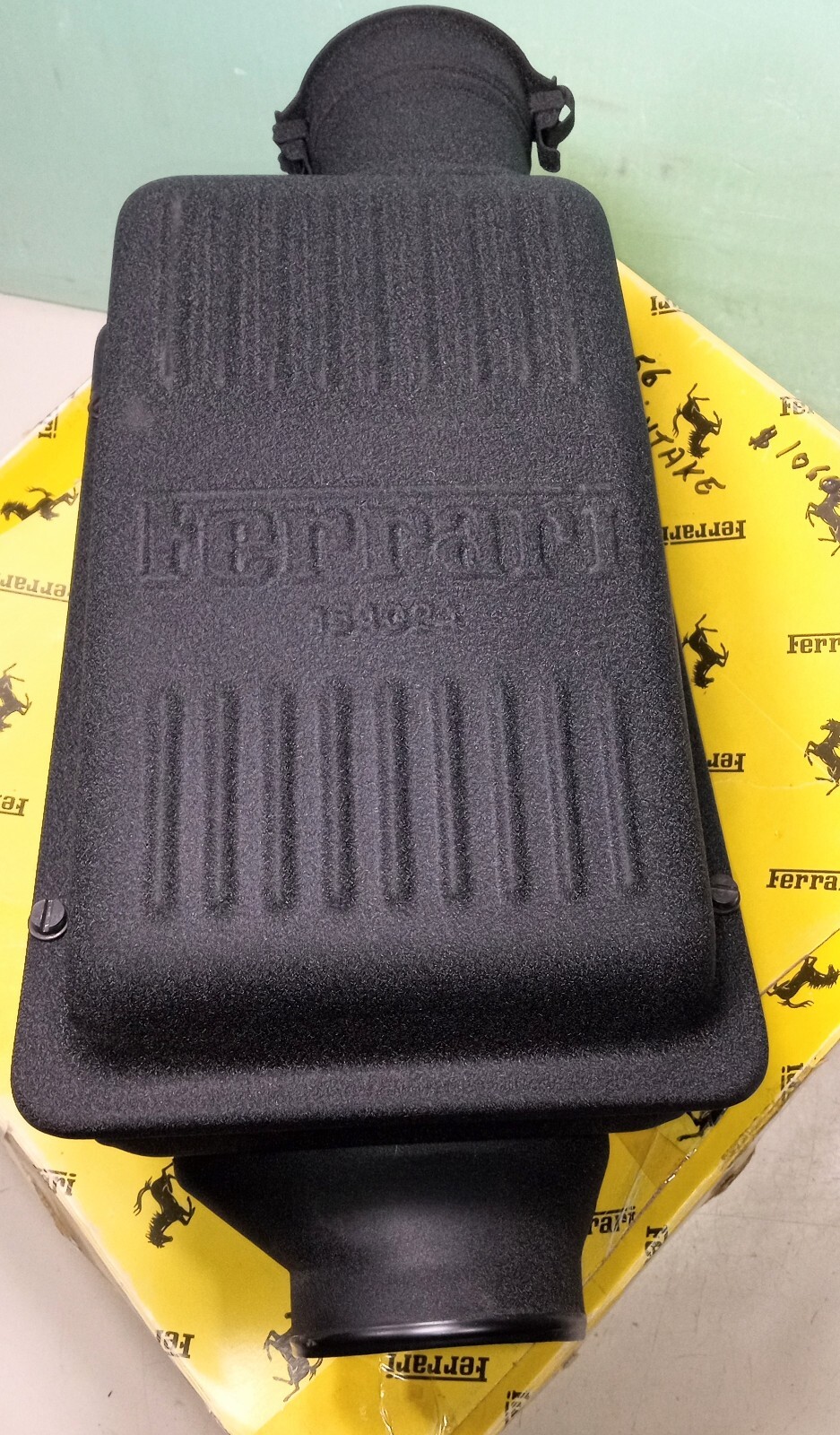 Ferrari 456 Engine Intake Air Cleaner Housing Filter Box_Element_154024_GENUINE