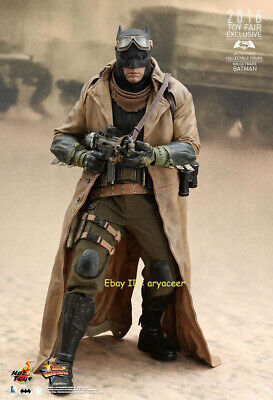 Hot Toys MMS372 Dawn of Justice Knightmare Batman 1/6 Action Hot Toys MMS372 Dawn of Justice Knightmare Batman 1/6 Action