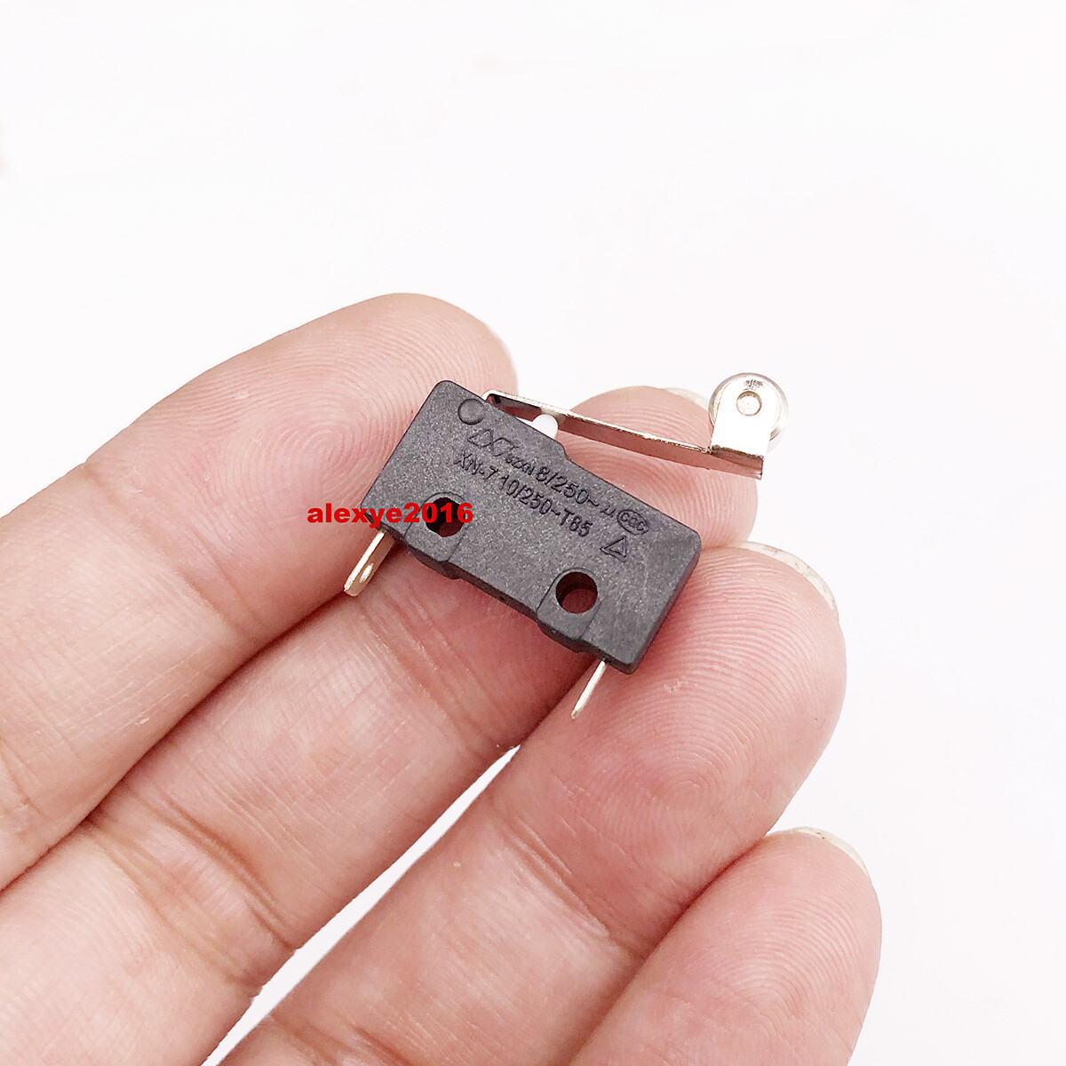 SZXN XN-7 Microswitch 2 Pins Normally Closed with Roller Press