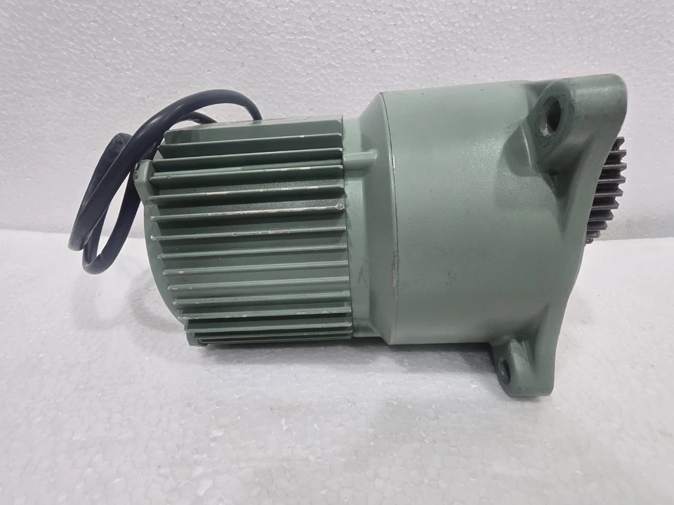 Tsubaki CBP-205 H-7BDRD0049 GMS200F35 BLDC200-8P Radar Gear Motor - Image 4 of 4