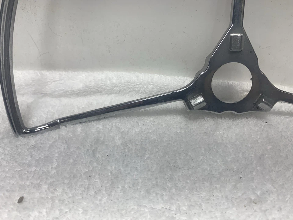 Anillo de cuerno Chrysler Crown Imperial New Yorker 1949 1950 1139499 ¡Bonito!! Foto 4 de 4