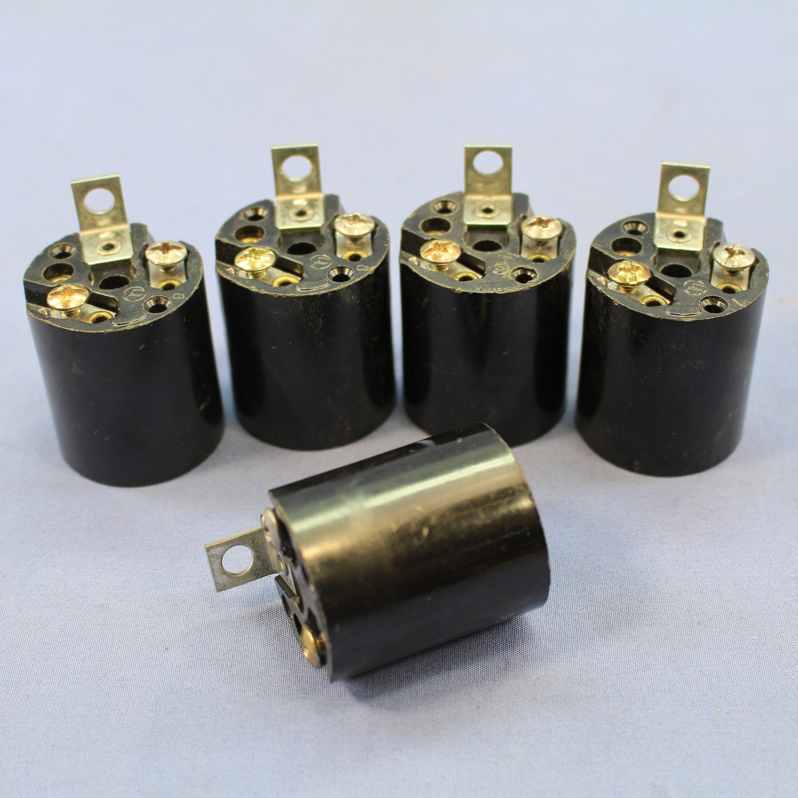 Leviton 3352-F Phenolic Lampholder Sockets Bracket Mount E26 Medium Base 5-pack
