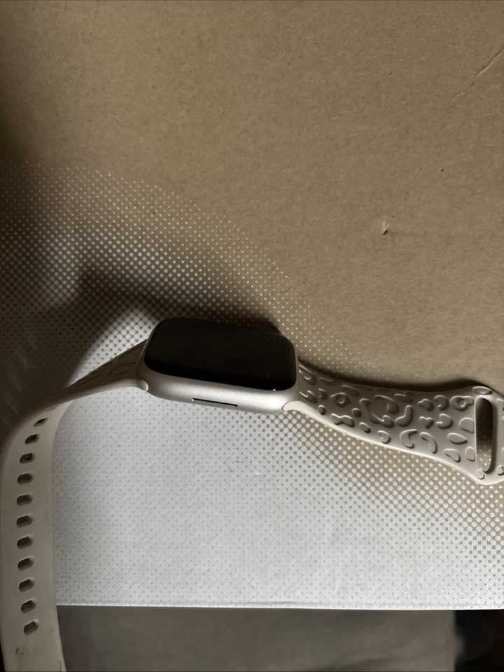 Apple Watch Sport 1 Gen 7000 Series Smartwatch Gray Strap 42mm Aluminum Case - Image 4 of 4