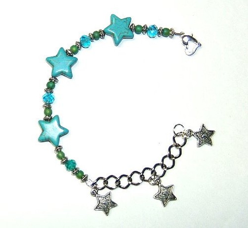 TURQUOISE HOWLITE GEMSTONE STARS AND CRYSTALS CHARM BRACELET - Picture 2 of 2