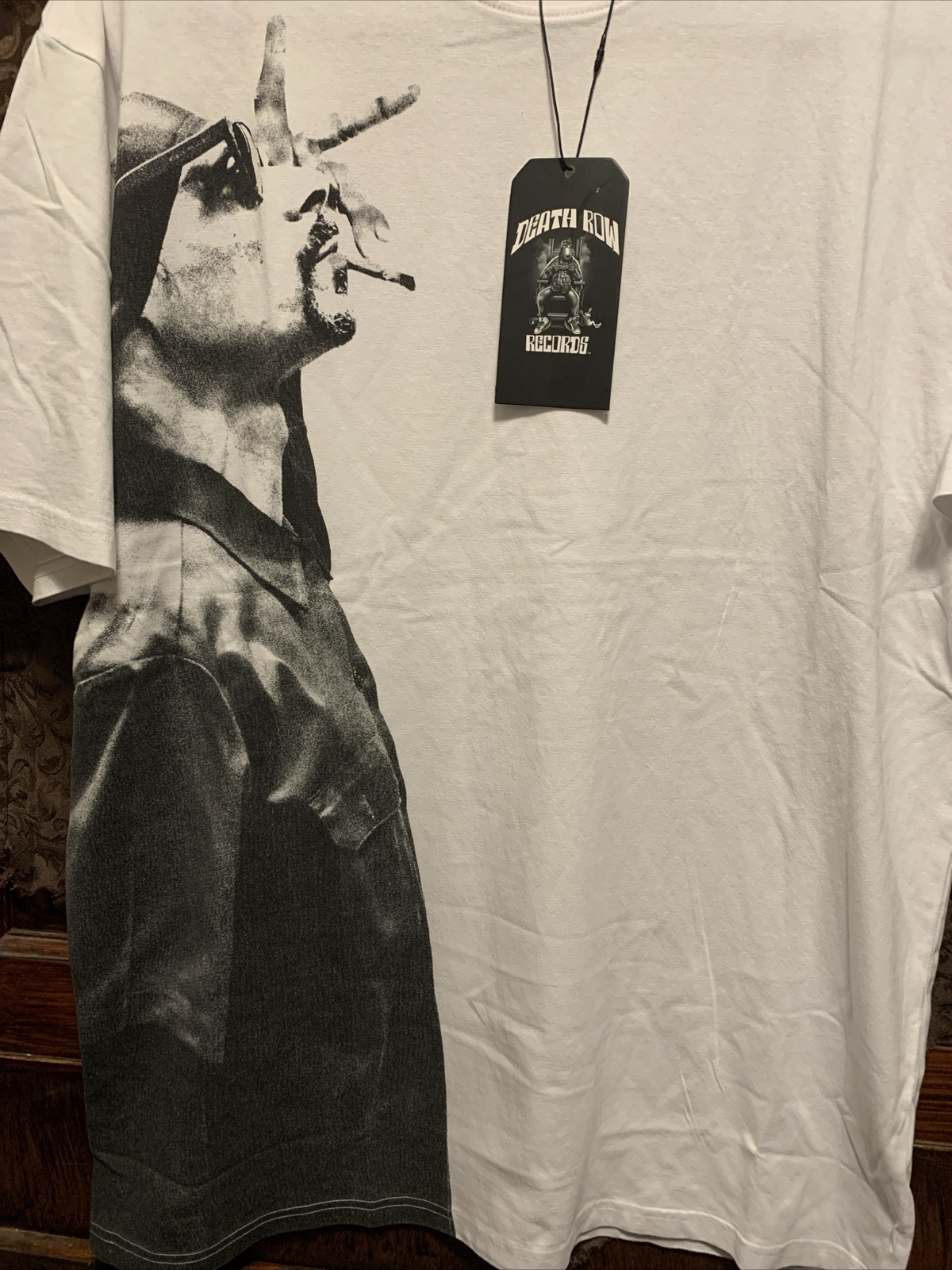 FILA Maglietta da uomo Death Row Records UFFICIALE Snoop Dogg taglia XL nuova con etichette Smoking a Blunt