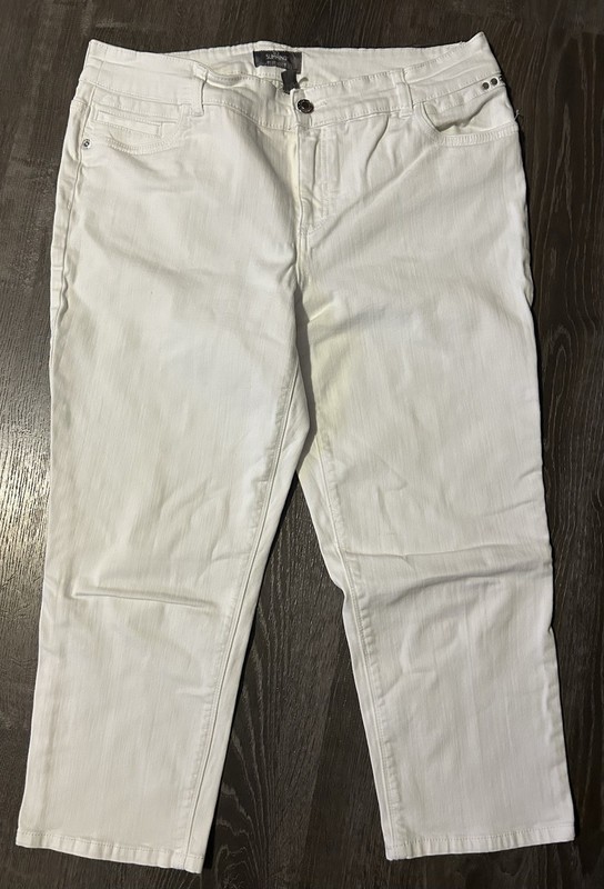 So Slimming By Chicos White Denim Capris Size 2 Chicos Large GUC