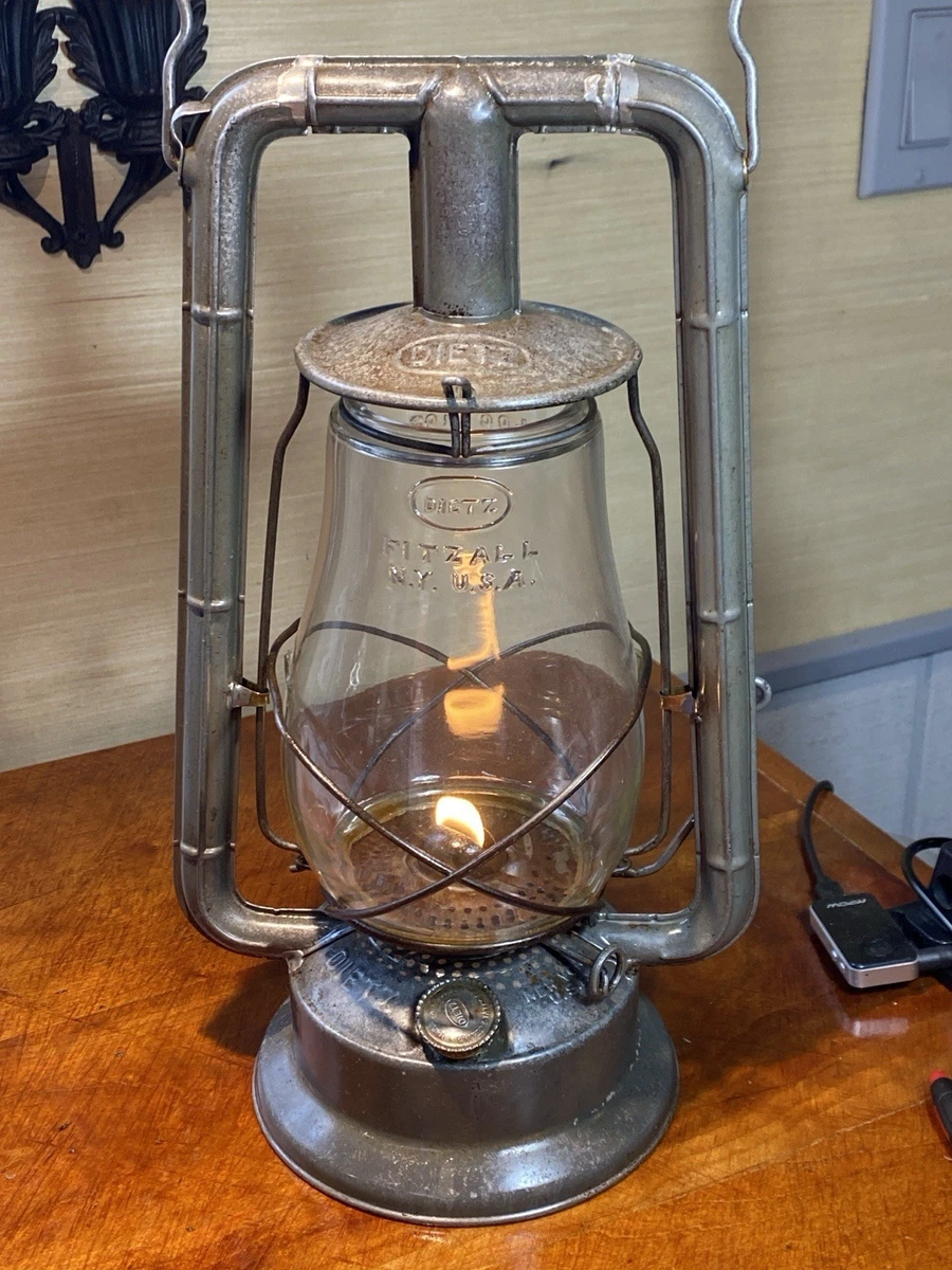 Dietz Monarch Lantern In Collectible Railroad Lanterns & Lamps for