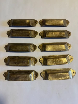 poignees anciennes laiton moulé .20 pieces. - Photo 1/4