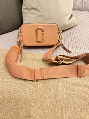 Marc Jacobs Snapshot Beige Leather Crossbody Bag Logo Strap Gold Hardware