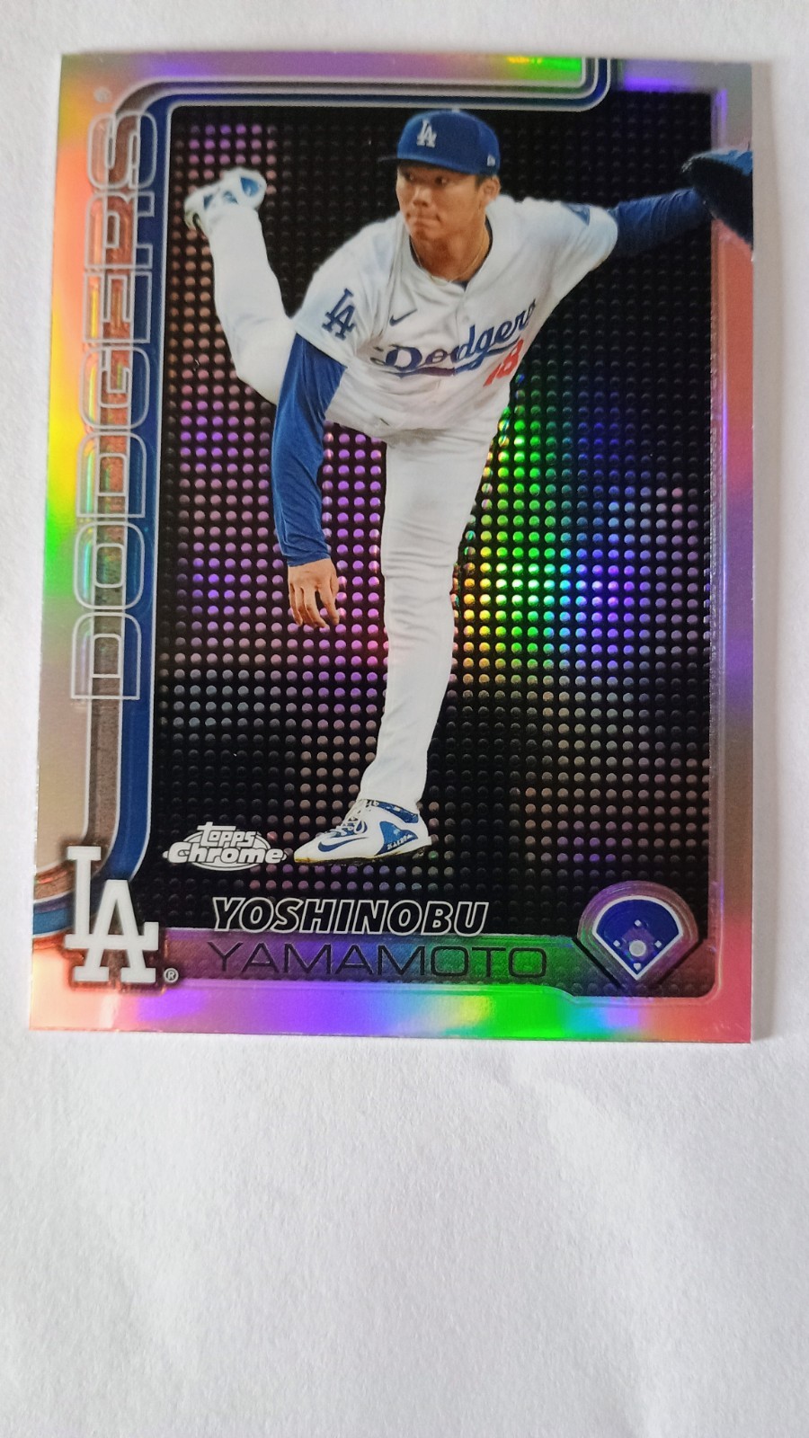 2025 Topps Chrome - Yoshinobu Yamamoto #179 Lightboard Logo Refractor Dodgers