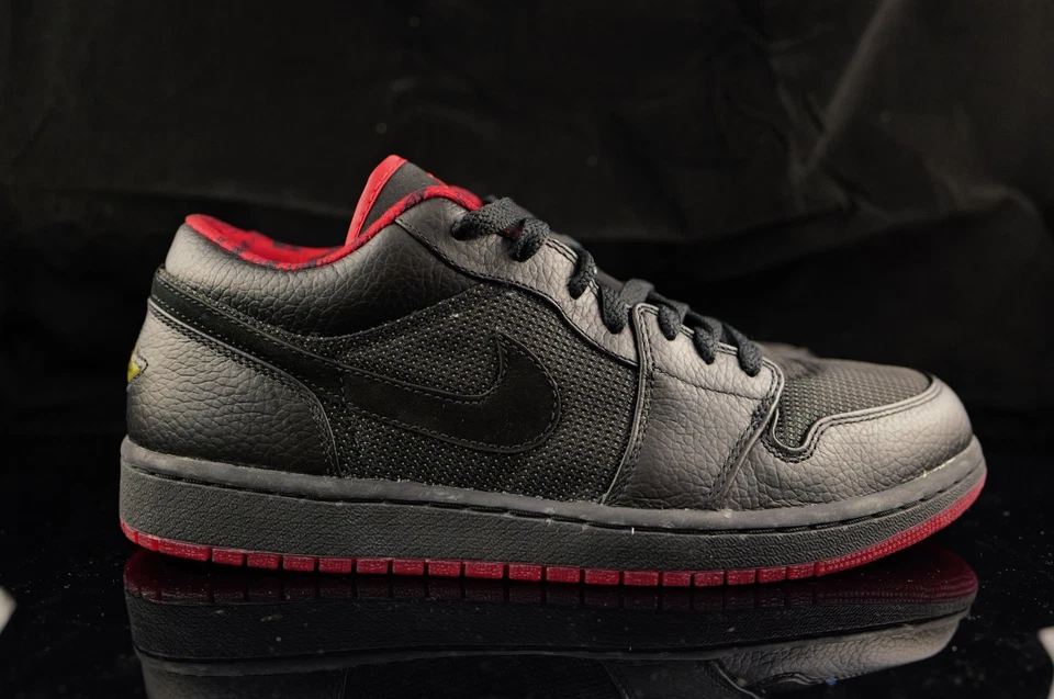 Air Jordan 1 Retro Bajo OG Negro Metálico Plata VRSTY Rojo 309192-001 Talla 10 Nuevo en caja Foto 3 de 4