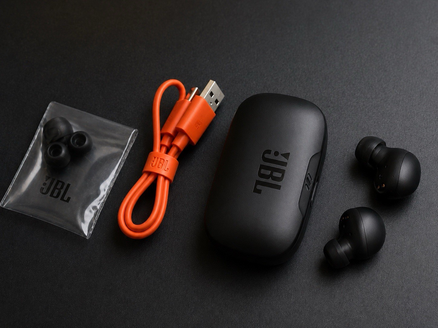 JBL - Vibe Buds True Wireless Earbuds - Black alternate view 4