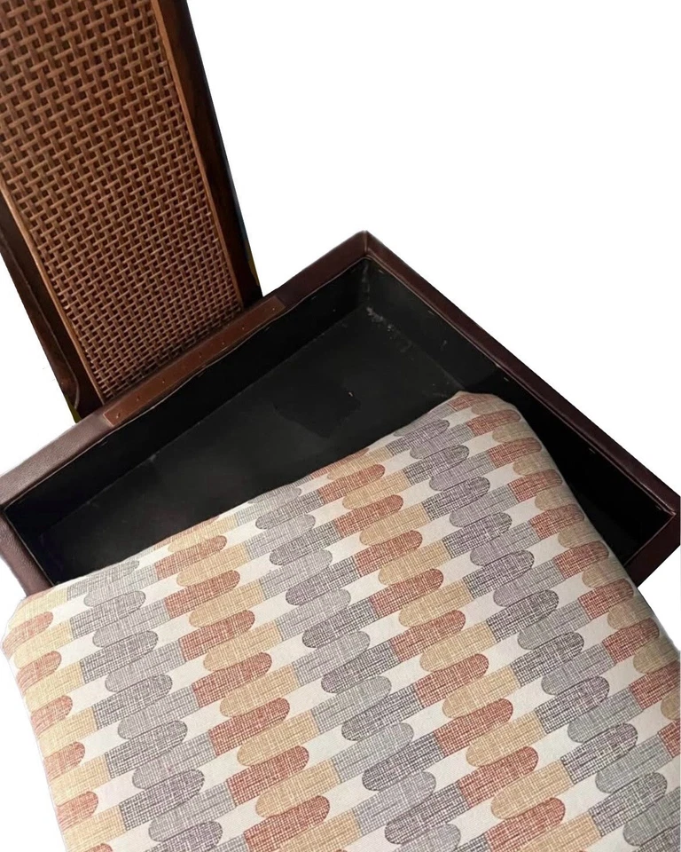 定制中世纪木制代客椅带储物。 双色饰面 — 第 3/4 张图片