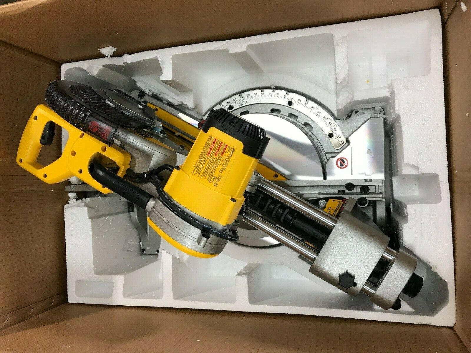 Dewalt 12 discount in. Double-Bevel Sliding GR Courier shipping free Compound DWS779 Miter Saw