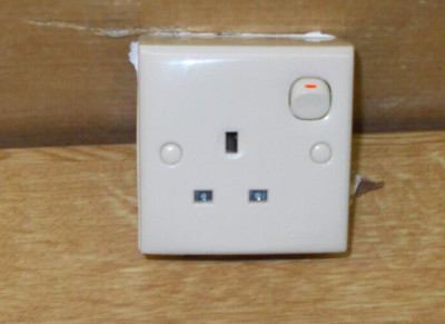 Beige Clipsal 240 V Stecker Wohnwagen Wohnmobil Wohnmobil - FCP2A-DD-6