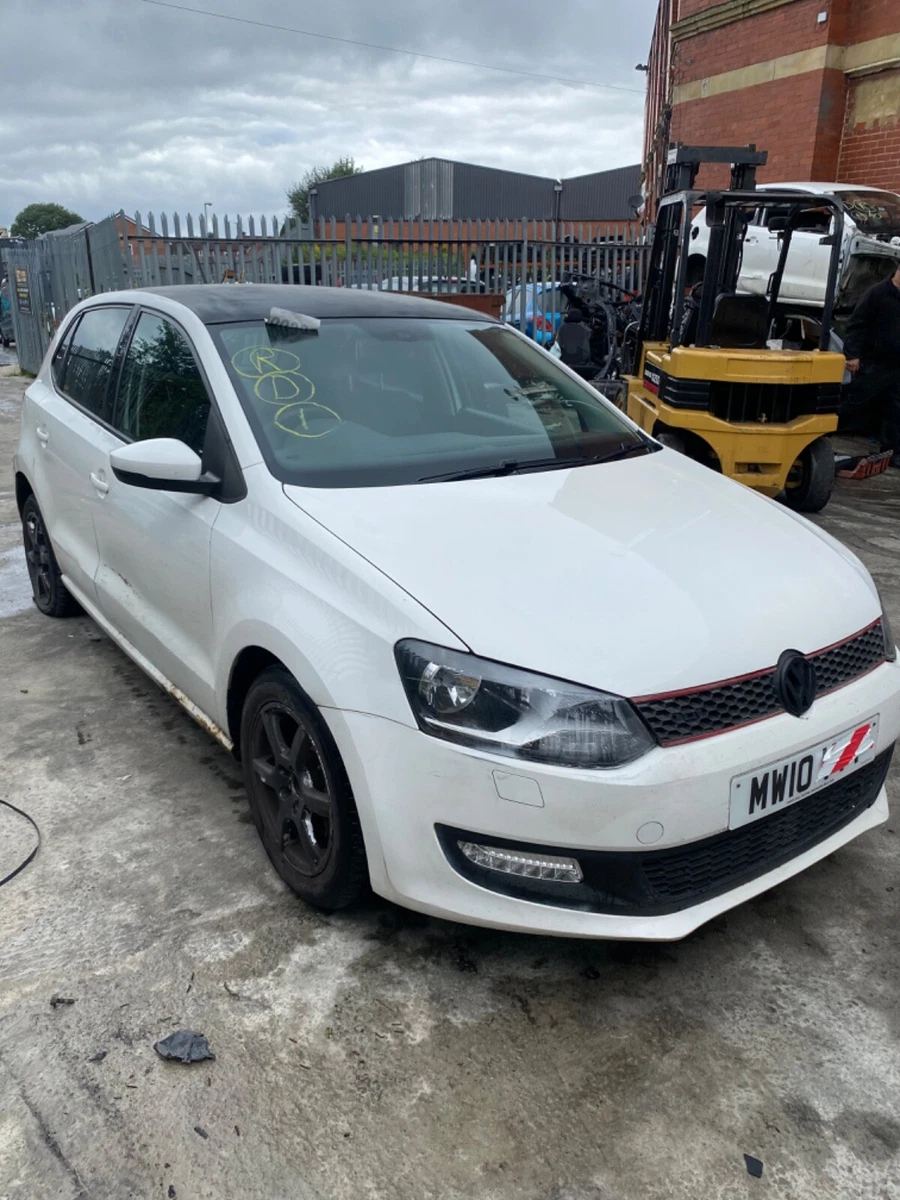 Breaking VW Polo 6R 2010 5 Door White 5 Speed CGPB 1.2 Petrol