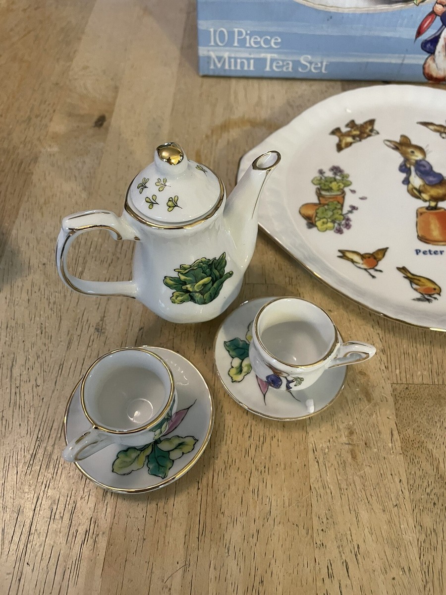 Peter Rabbit Minature Tea set 10 pieces Beatrix Potter New in Open