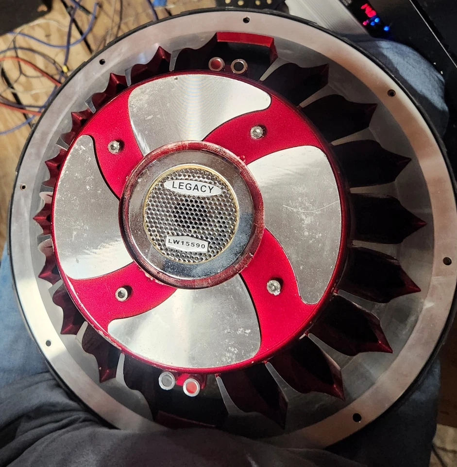 15 subwoofers LEGACY LW15590 uno disponible de la vieja escuela  Foto 3 de 4