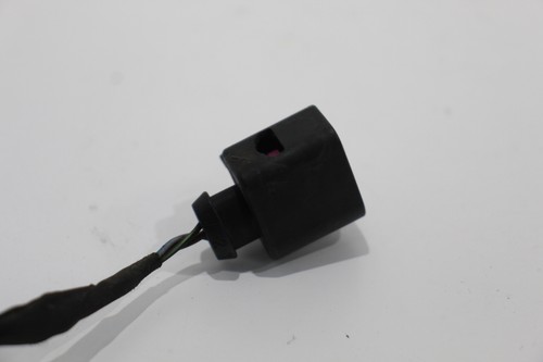 Audi A5 Cabriolet 8F B8 3 Pin Wiring Connector and Short Length of Wire - Picture 6 of 13