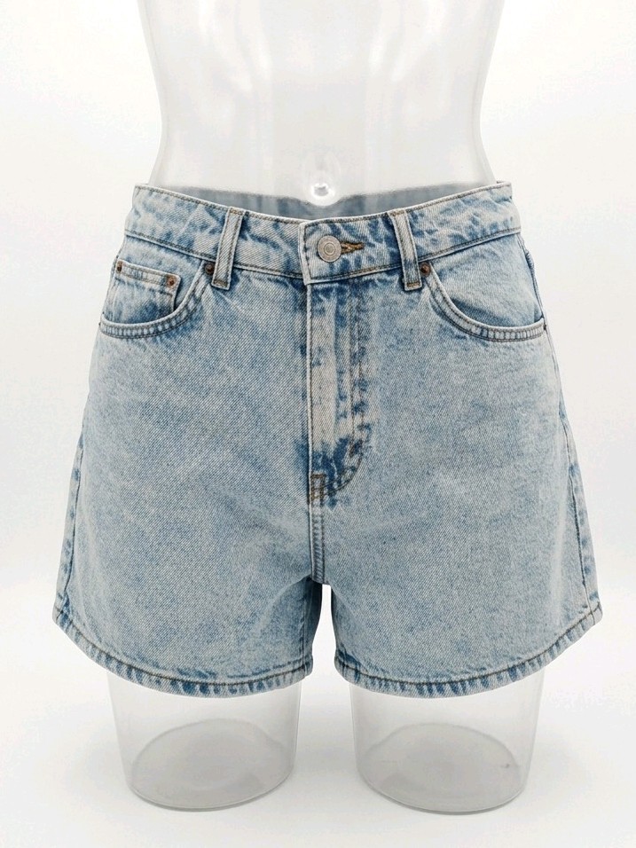 Women's High Waisted Denim Shorts - Light Wash Retro Style (260416-02)